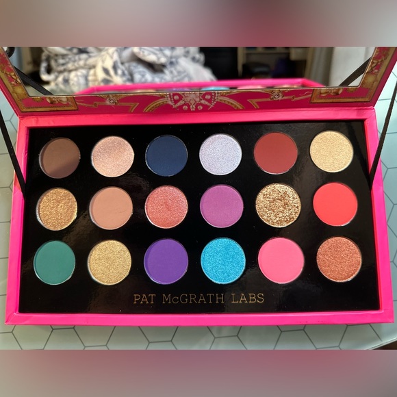 NEW Pat McGrath Labs Mothership Mega: Celestial Nirvana Palette - Picture 3 of 11